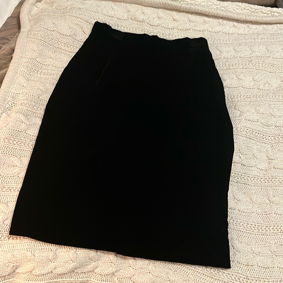 Black Velvet Pencil Skirt size 6 - Picture 1 of 10